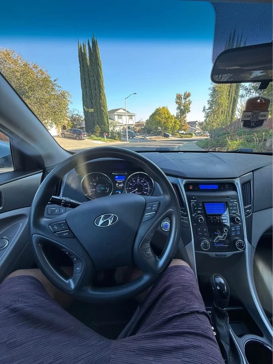2011 Hyundai Sonata - Image 6 of 7