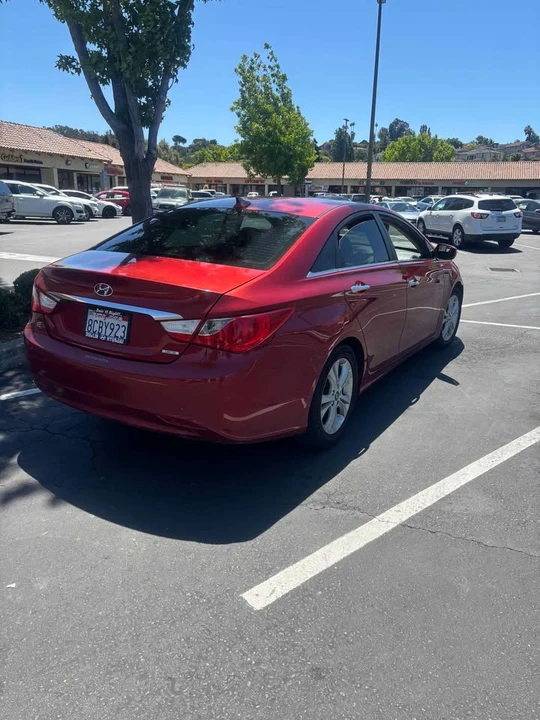2011 Hyundai Sonata - Image 6 of 10