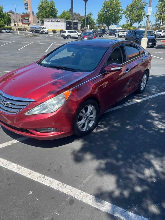 2011 Hyundai Sonata - Image 3 of 10