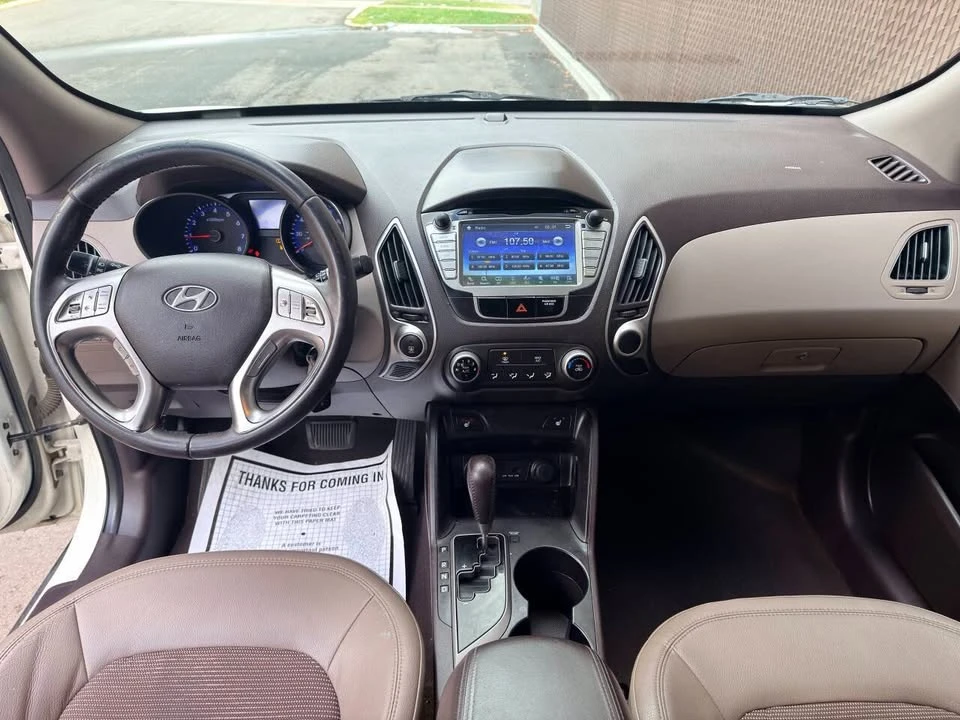 2011 Hyundai Tucson - Image 16 of 18