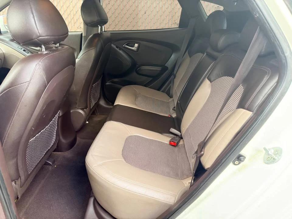 2011 Hyundai Tucson - Image 14 of 18