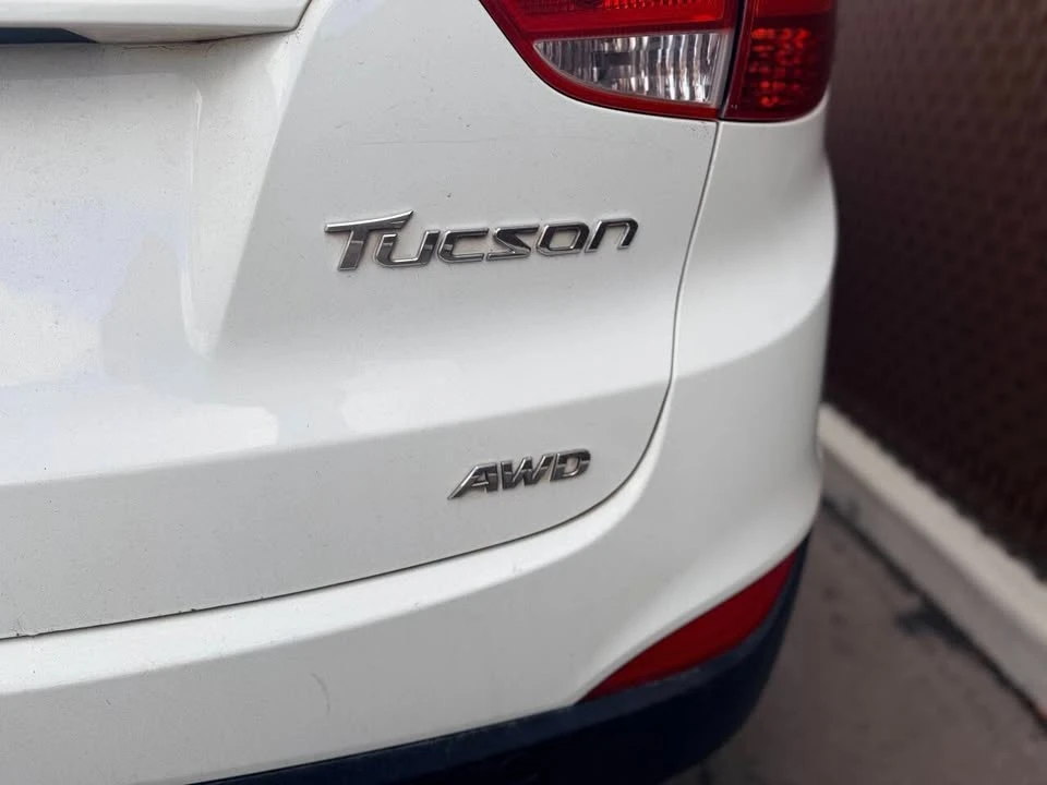 2011 Hyundai Tucson - Image 7 of 18