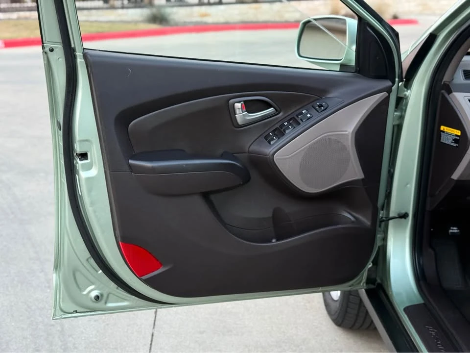 2011 Hyundai Tucson - Image 10 of 20