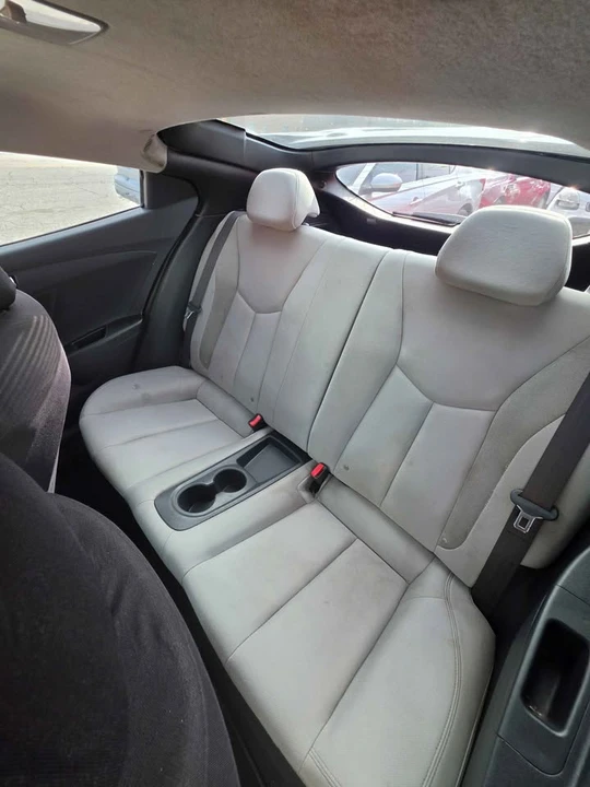2011 Hyundai Veloster - Image 4 of 8