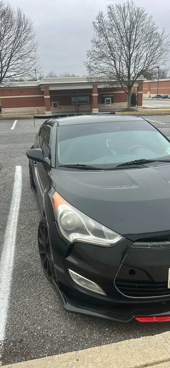 2011 Hyundai Veloster - Image 2 of 6
