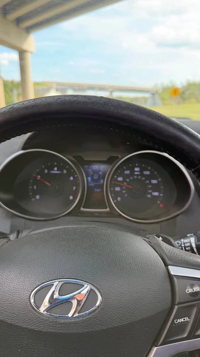 2011 Hyundai Veloster - Image 3 of 17