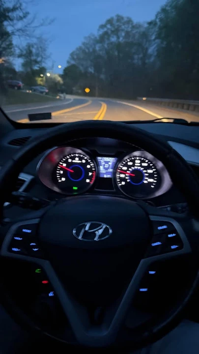 2011 Hyundai Veloster - Image 17 of 17