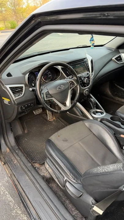 2011 Hyundai Veloster - Image 6 of 17