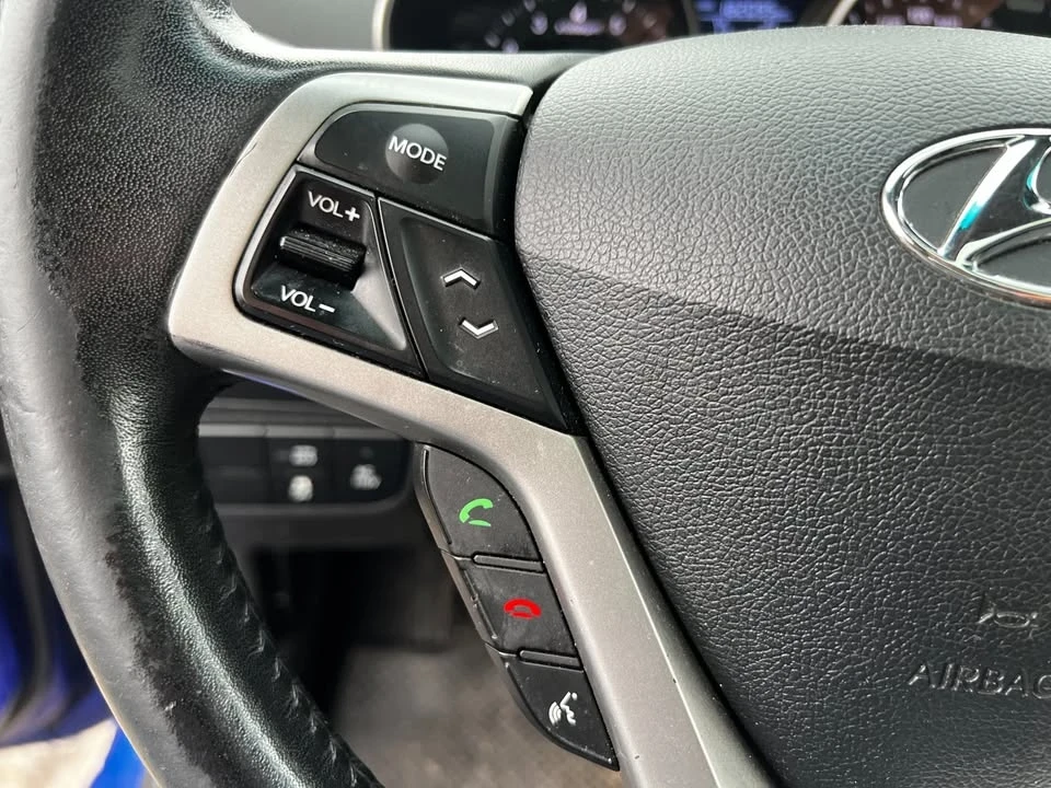 2011 Hyundai Veloster - Image 11 of 17