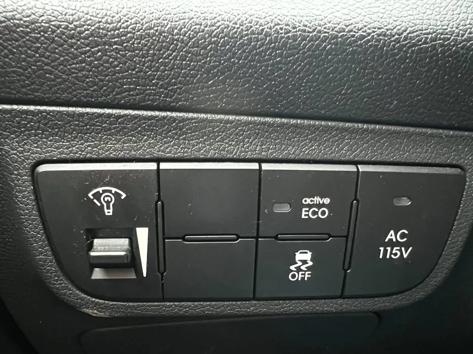 2011 Hyundai Veloster - Image 15 of 17