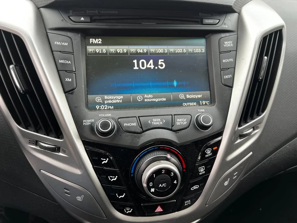 2011 Hyundai Veloster - Image 12 of 17