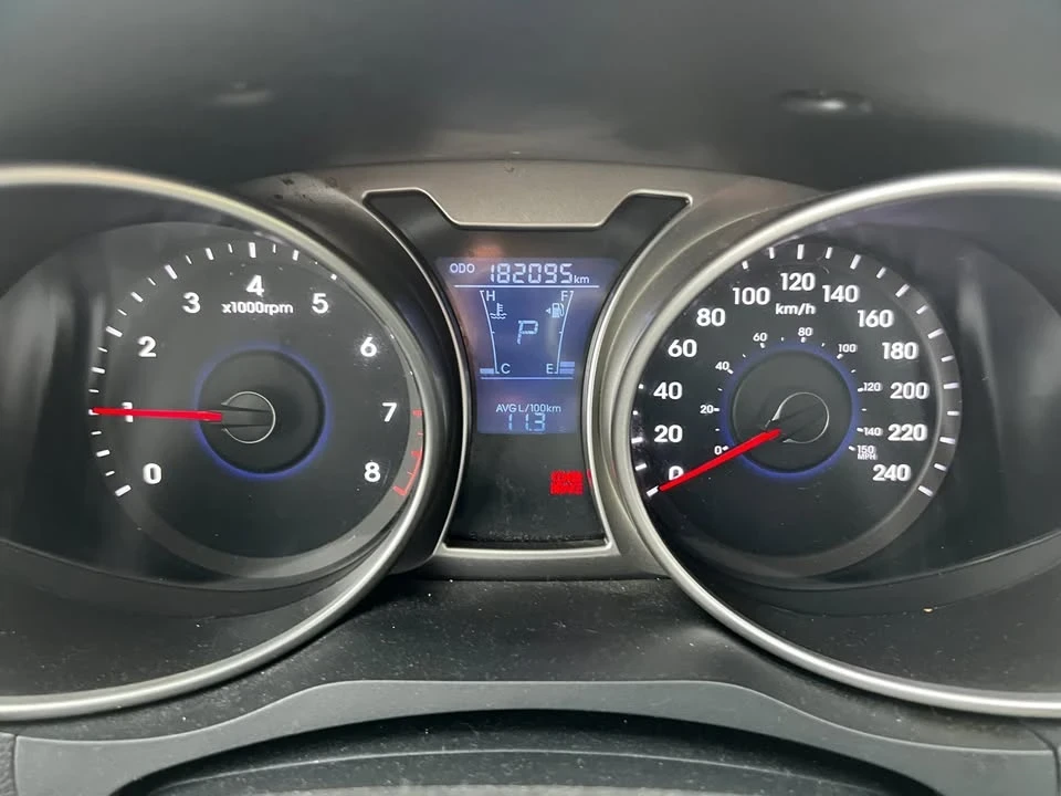 2011 Hyundai Veloster - Image 14 of 17
