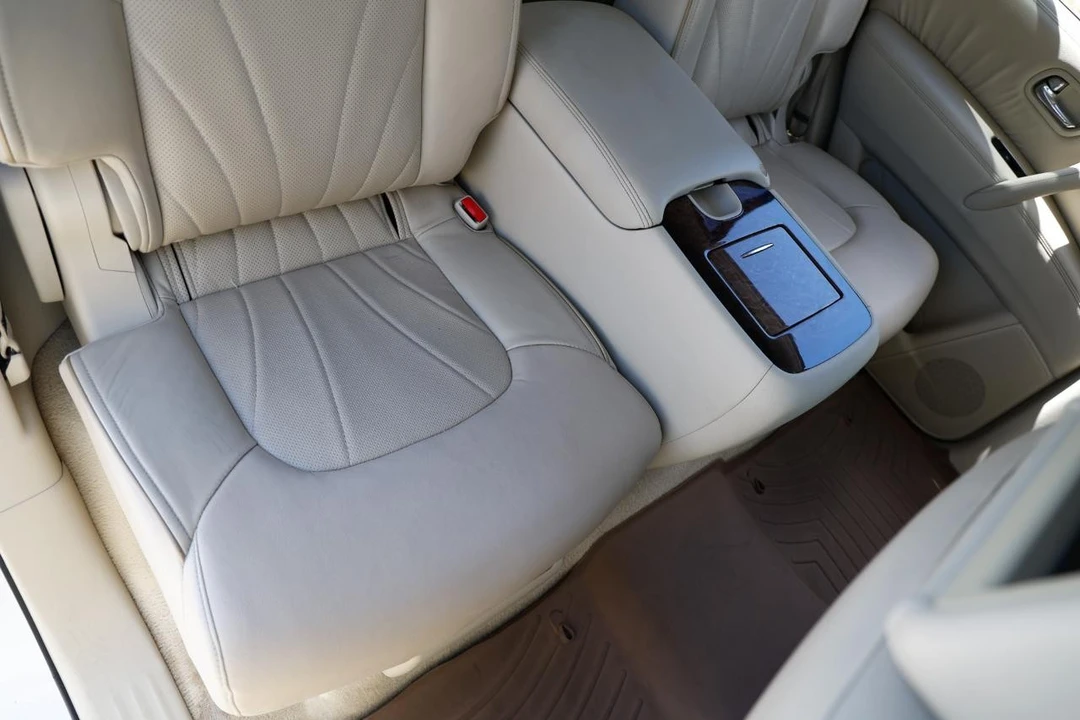 2011 Infiniti QX80 - Image 12 of 21