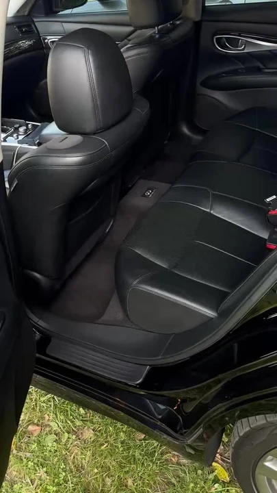 2011 Infiniti M/Q70 4th Gen - Image 2 of 2