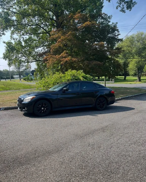 2011 Infiniti M/Q70 4th Gen - Image 2 of 6