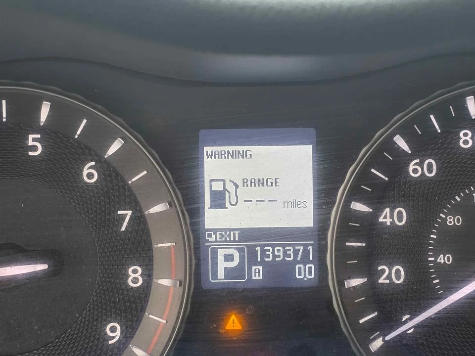 2011 Infiniti M/Q70 4th Gen - Image 10 of 10