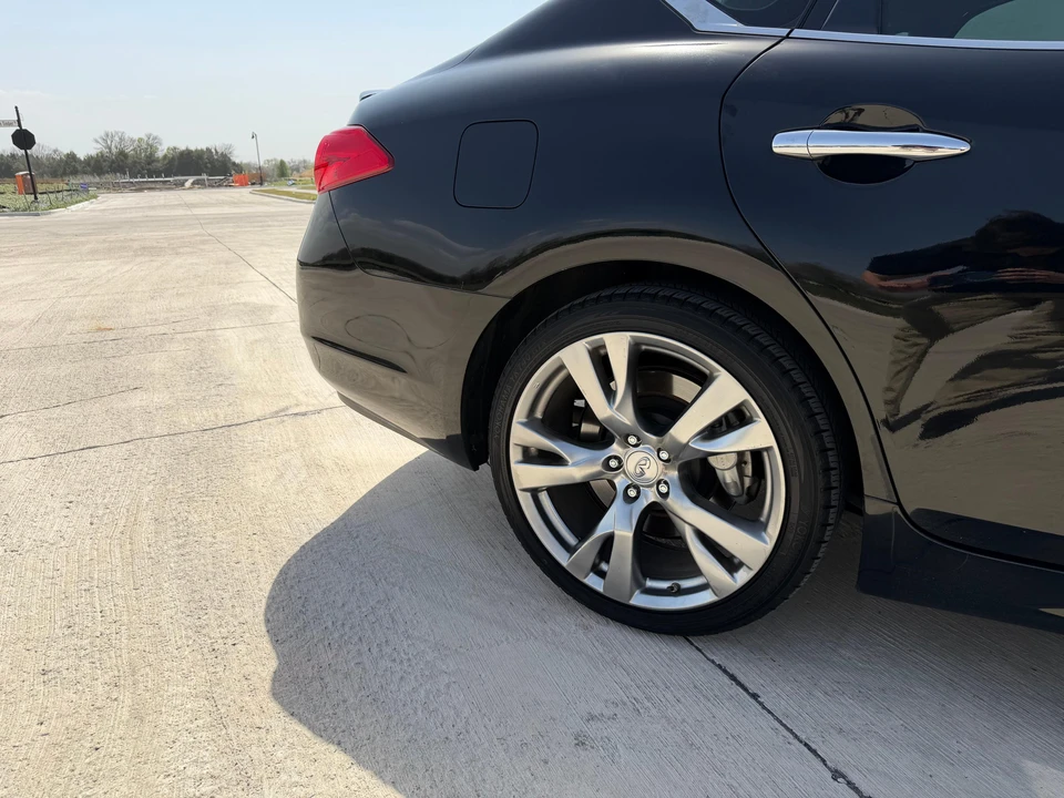 2011 Infiniti M/Q70 4th Gen - Image 26 of 31