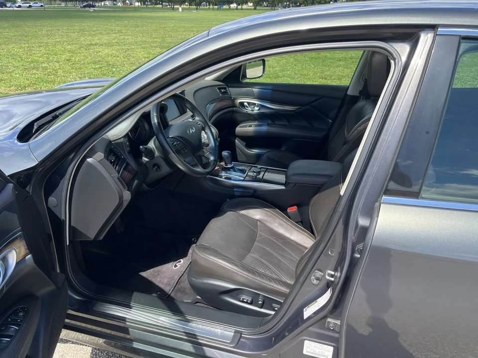 2011 Infiniti M 3rd Gen - Image 10 of 21