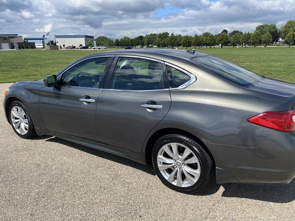 2011 Infiniti M 3rd Gen - Image 2 of 21