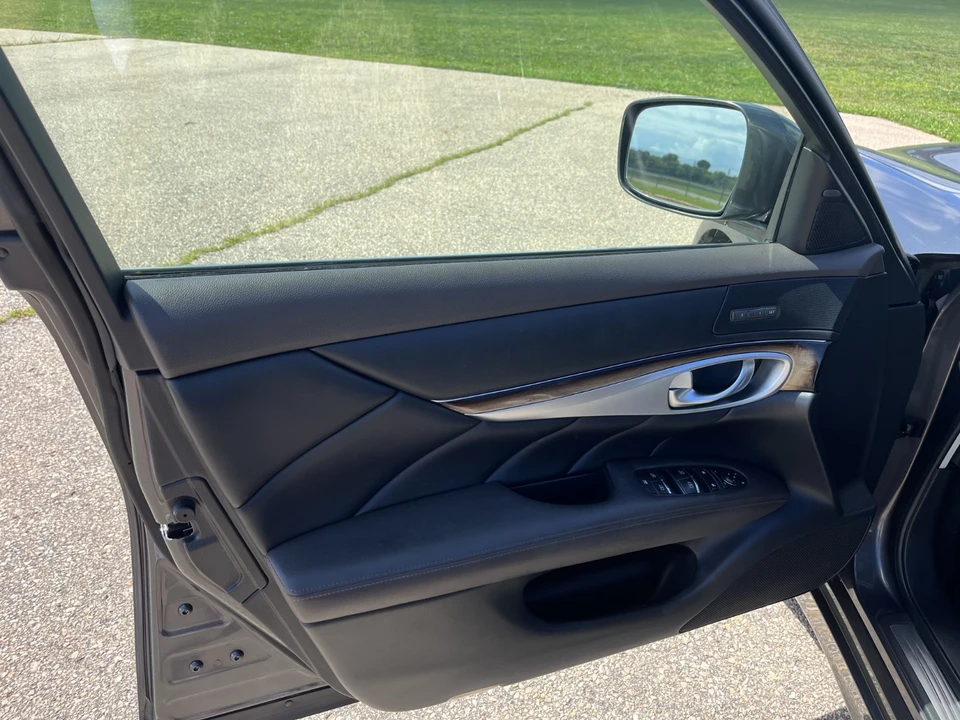 2011 Infiniti M 3rd Gen - Image 12 of 21