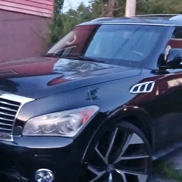 2011 Infiniti Q56