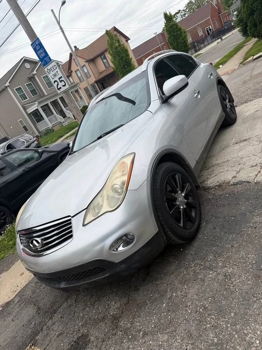2011 Infiniti QX30 - Image 2 of 9