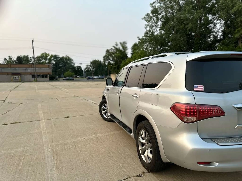 2011 Infiniti QX80 - Image 9 of 16