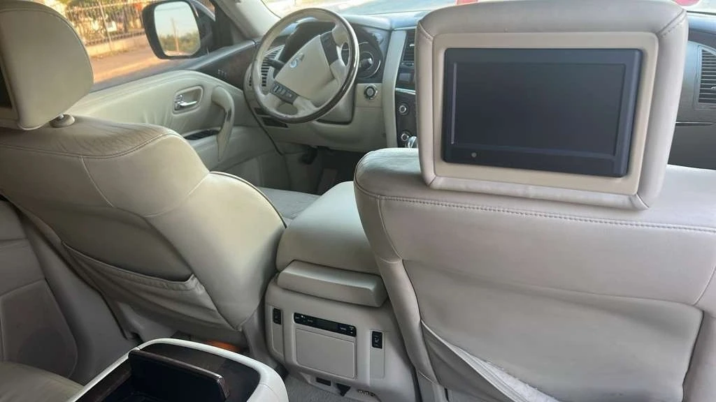 2011 Infiniti QX80 - Image 8 of 14