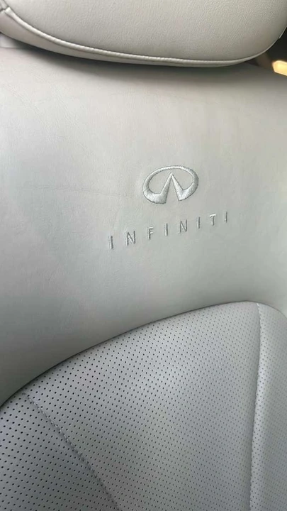 2011 Infiniti QX80 - Image 11 of 14