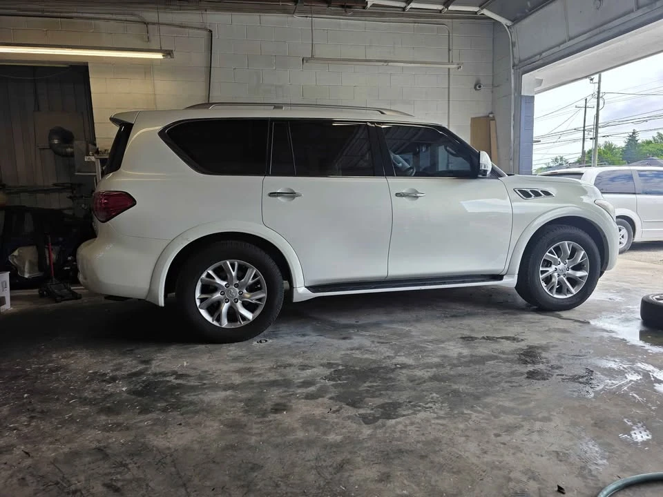 2011 Infiniti QX80 - Image 4 of 19