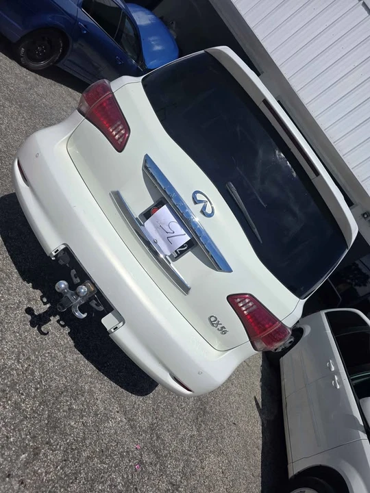 2011 Infiniti QX80 - Image 15 of 19