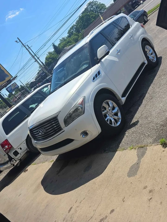 2011 Infiniti QX80 - Image 17 of 19