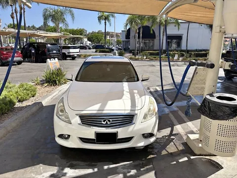 2011 Infiniti G37 Journey Sedan