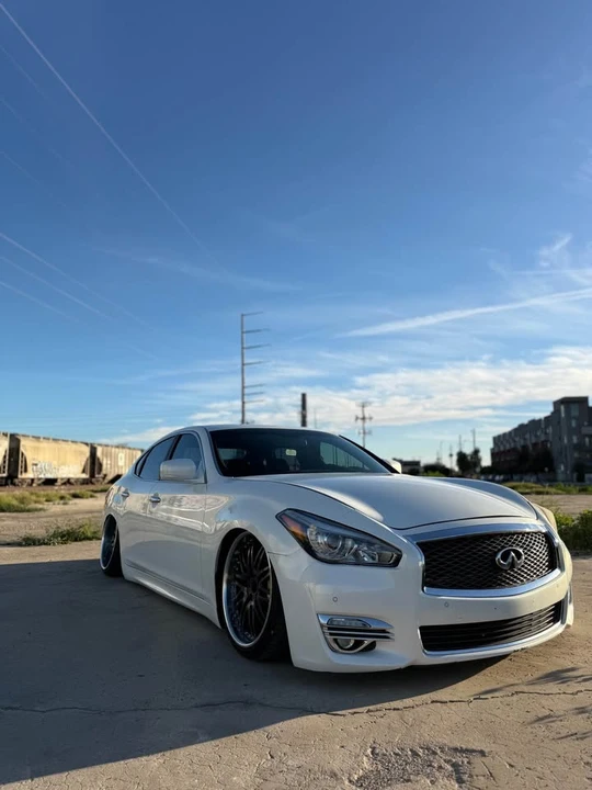 2011 Infiniti M 3rd Gen - Image 5 of 14
