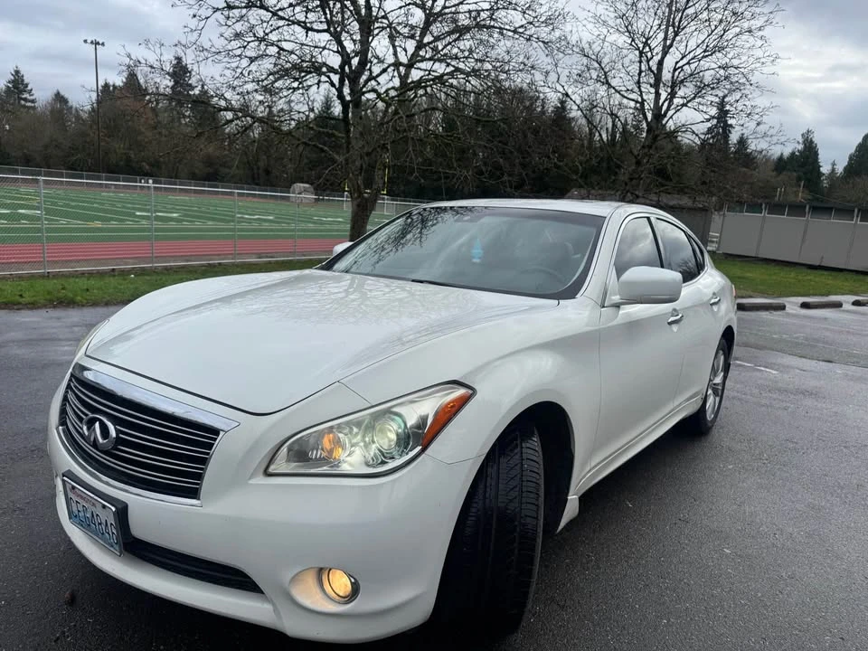 2011 Infiniti M/Q70 4th Gen - Image 2 of 12
