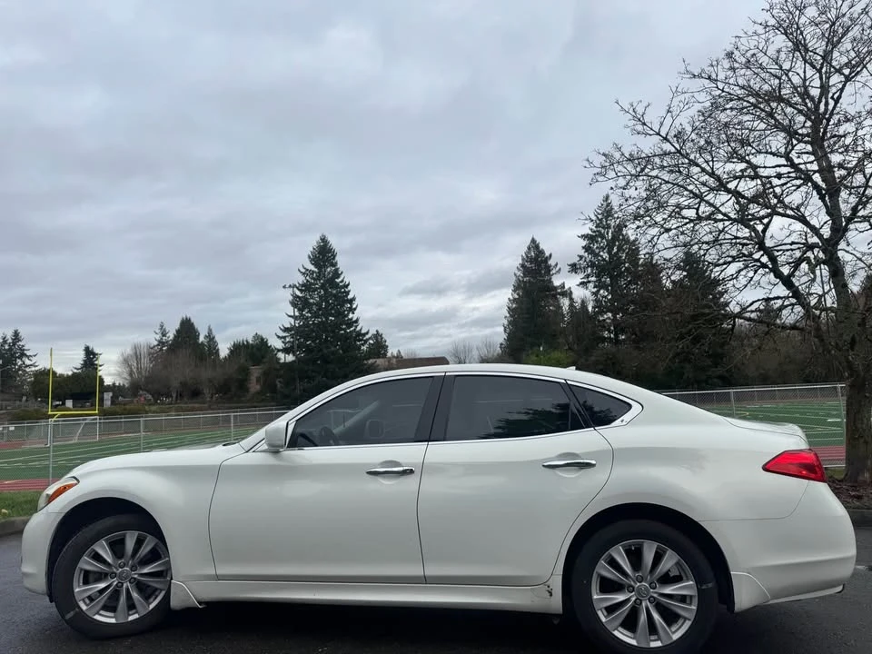 2011 Infiniti M/Q70 4th Gen - Image 8 of 12