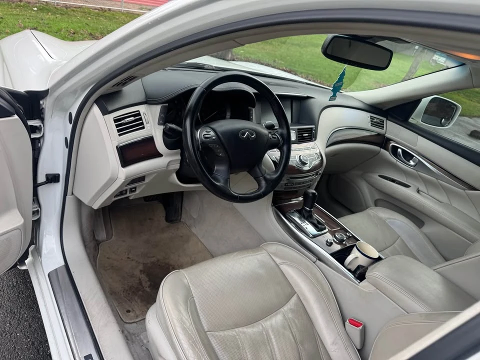 2011 Infiniti M/Q70 4th Gen - Image 10 of 12