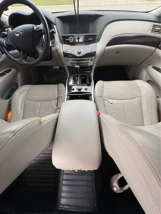 2011 Infiniti M 3rd Gen - Image 2 of 4