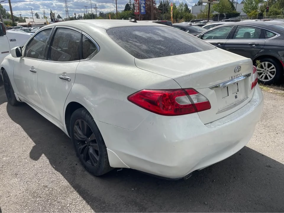 2011 Infiniti M 3rd Gen - Image 12 of 12