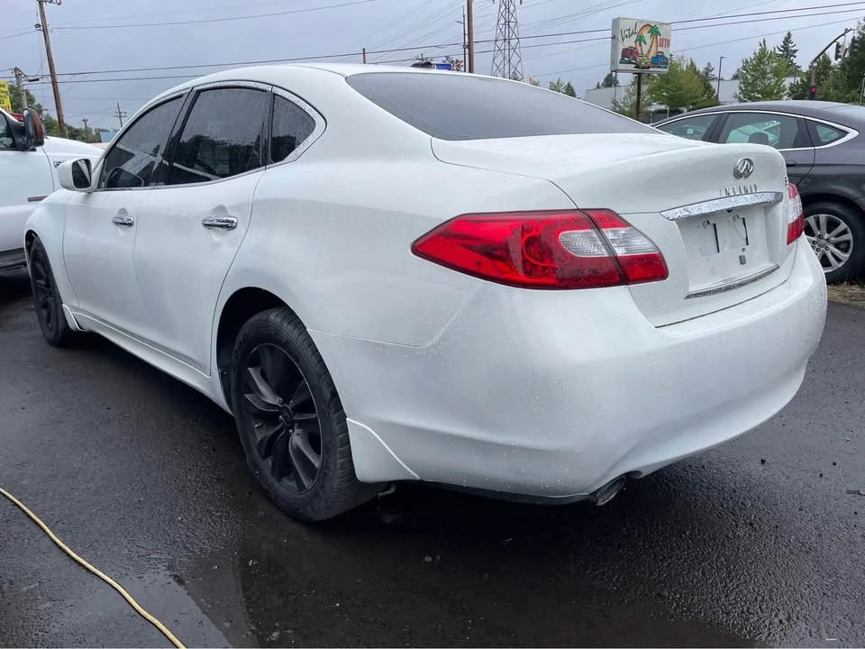2011 Infiniti M 3rd Gen - Image 2 of 12