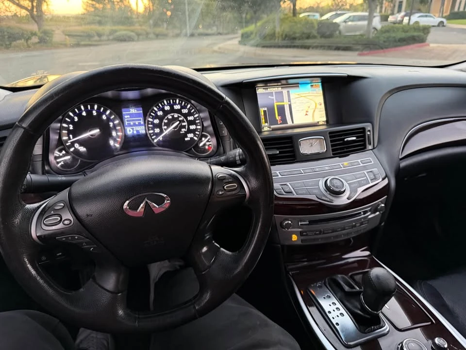 2011 Infiniti M/Q70 4th Gen - Image 12 of 15