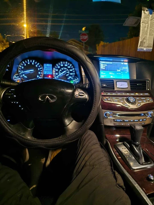 2011 Infiniti M/Q70 4th Gen - Image 12 of 13