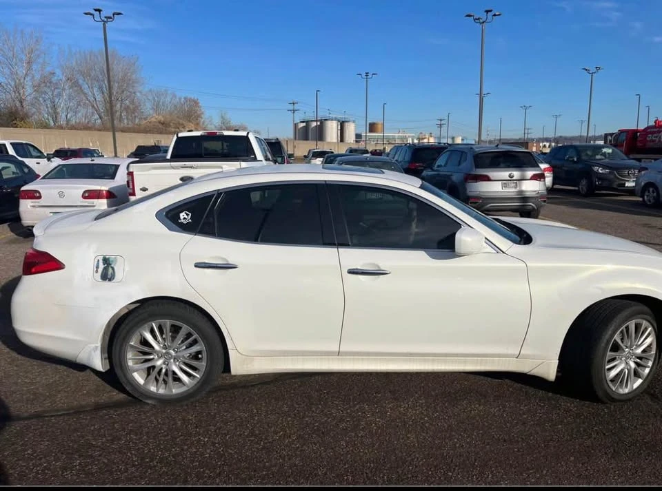 2011 Infiniti M/Q70 4th Gen - Image 2 of 5