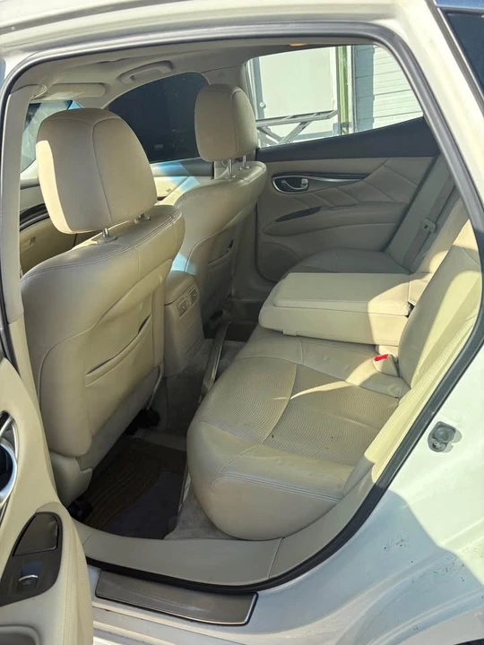 2011 Infiniti M/Q70 4th Gen - Image 8 of 12