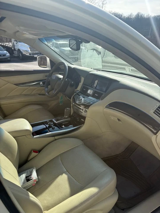 2011 Infiniti M/Q70 4th Gen - Image 10 of 12
