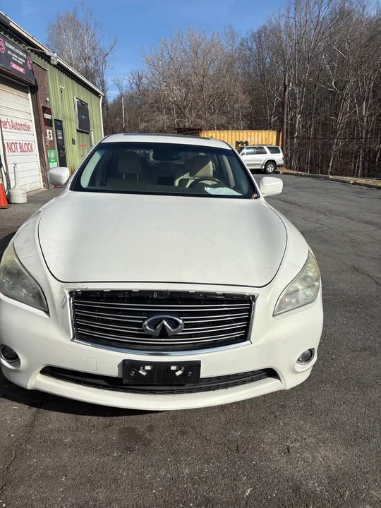2011 Infiniti M/Q70 4th Gen - Image 2 of 12