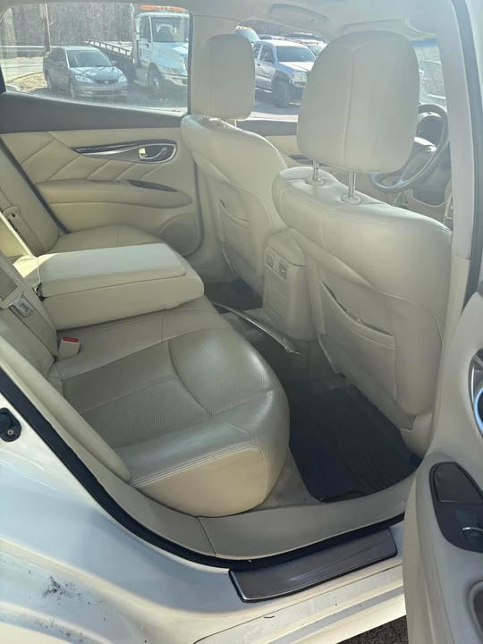 2011 Infiniti M/Q70 4th Gen - Image 11 of 12
