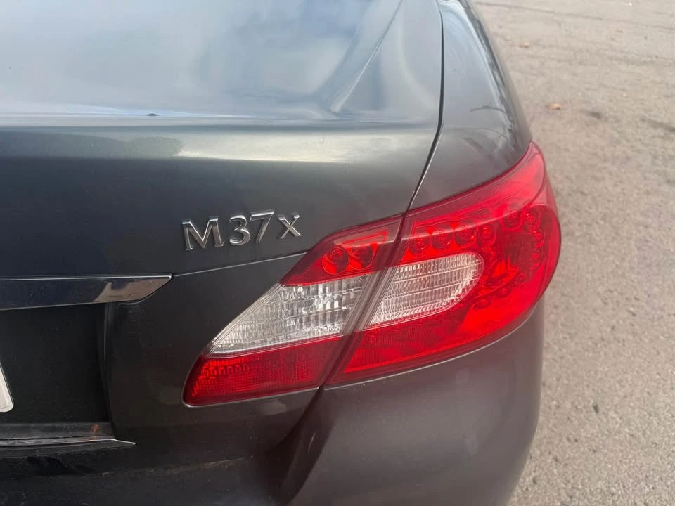 2011 Infiniti M 3rd Gen - Image 12 of 12