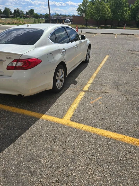 2011 Infiniti M/Q70 4th Gen - Image 2 of 15