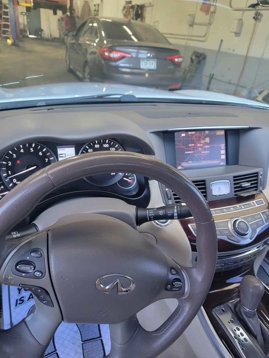 2011 Infiniti M/Q70 4th Gen - Image 13 of 15